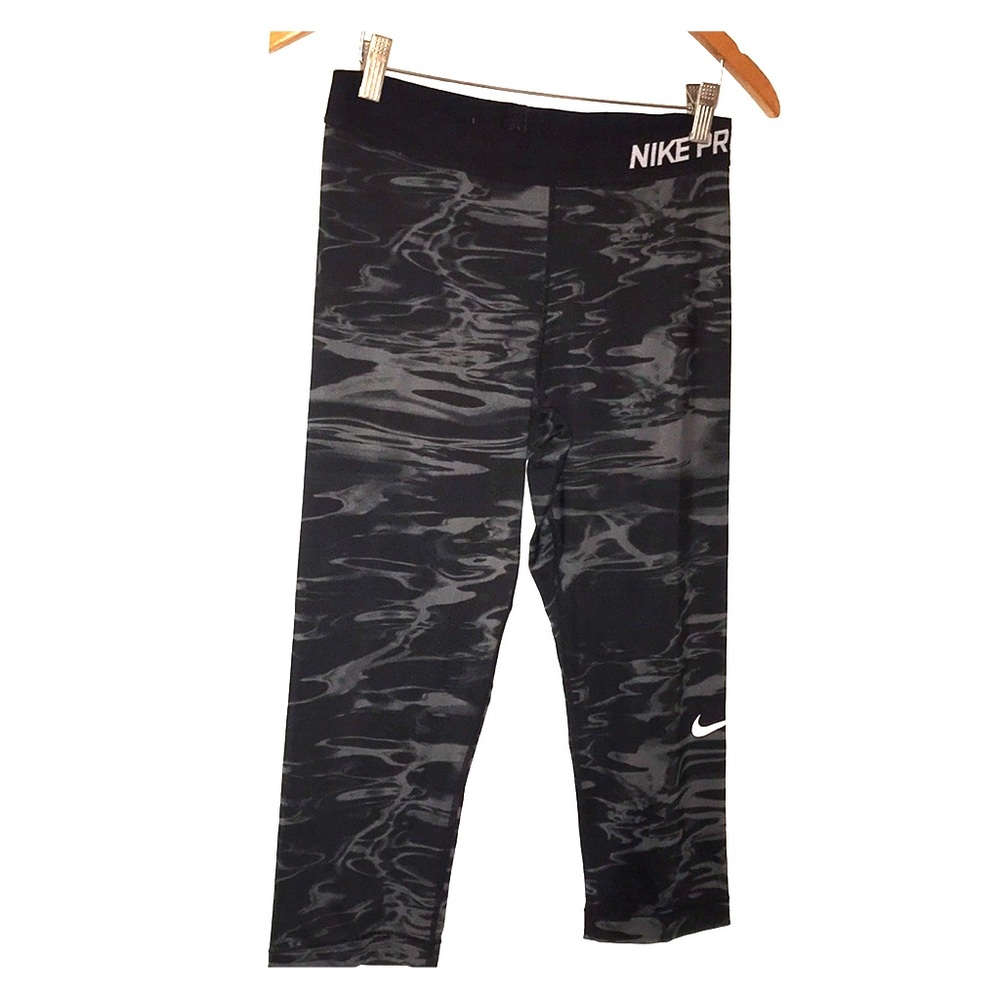 Nike pro cropped legging